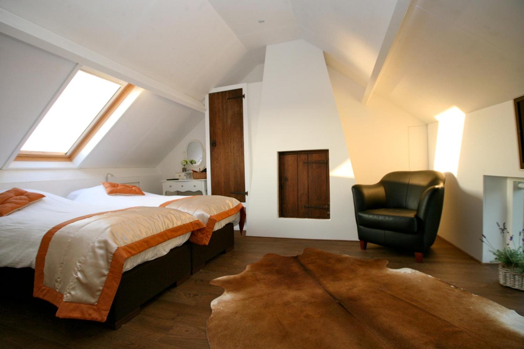 Rechthuis Van Zouteveen Bed & Breakfast