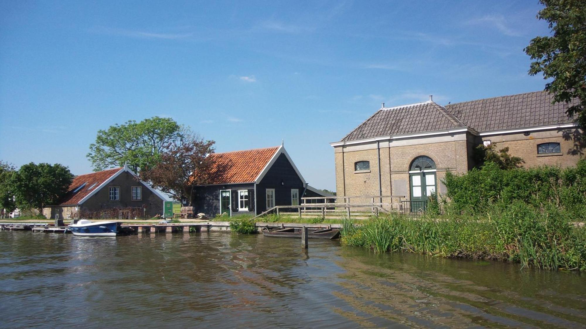 Rechthuis Van Zouteveen Bed & Breakfast Schipluiden
