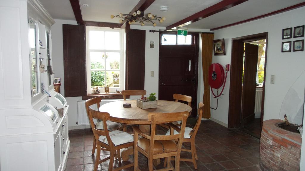 Rechthuis Van Zouteveen Bed & Breakfast 4*