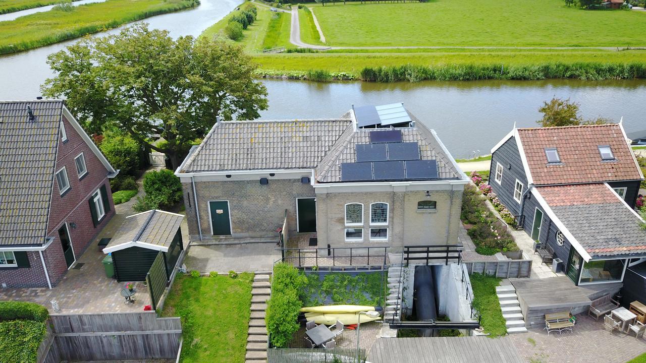 Bed & Breakfast Rechthuis Van Zouteveen 4*