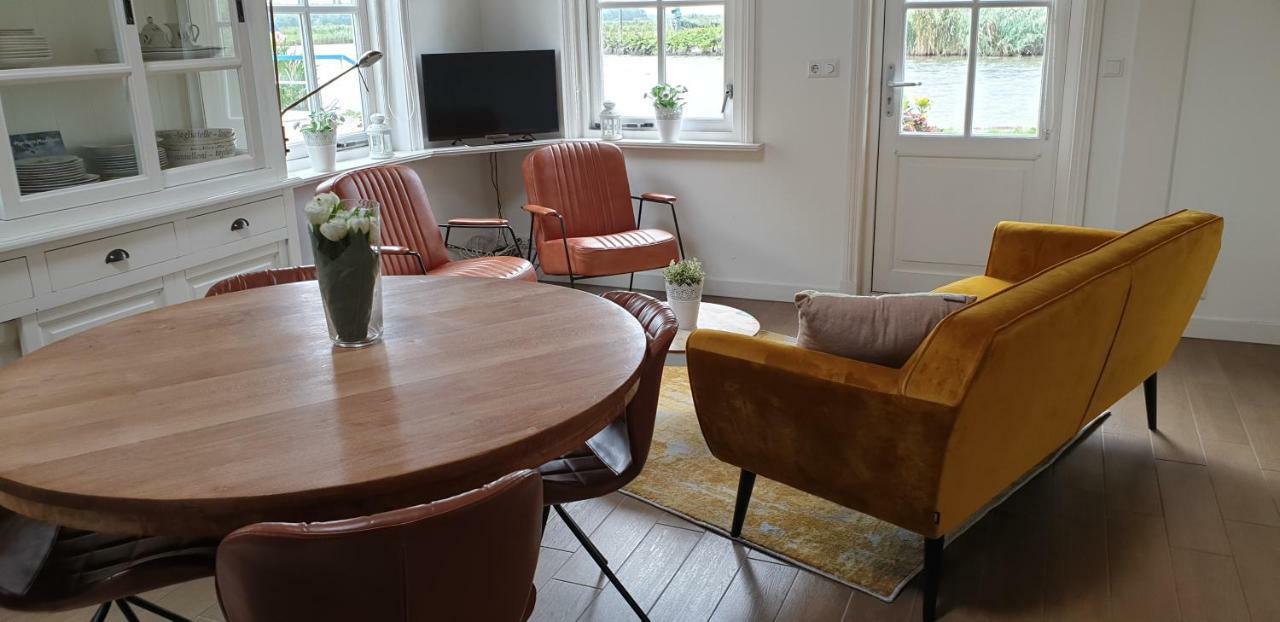 Rechthuis Van Zouteveen Bed & Breakfast Schipluiden